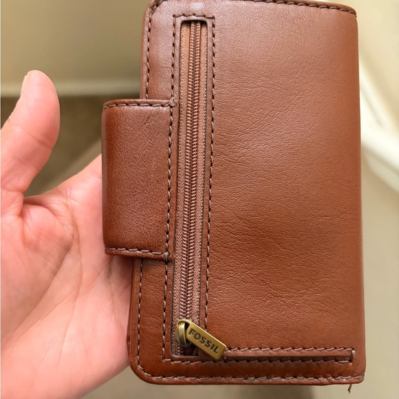 Fossil Tan Leather Bi-Fold Wallet - Picture 5 of 5
